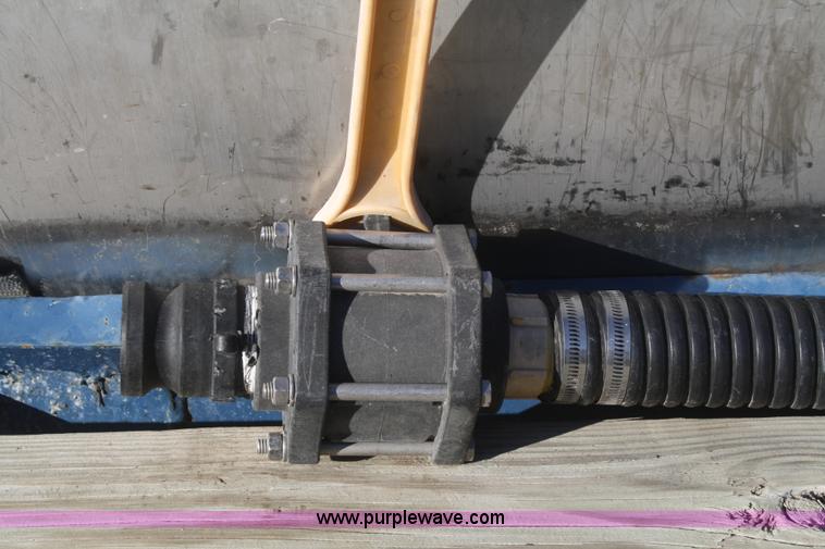 image for item F2995 Certified Equipment Mfg. 1,000 gallon nurse tank