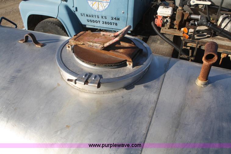 image for item F2995 Certified Equipment Mfg. 1,000 gallon nurse tank