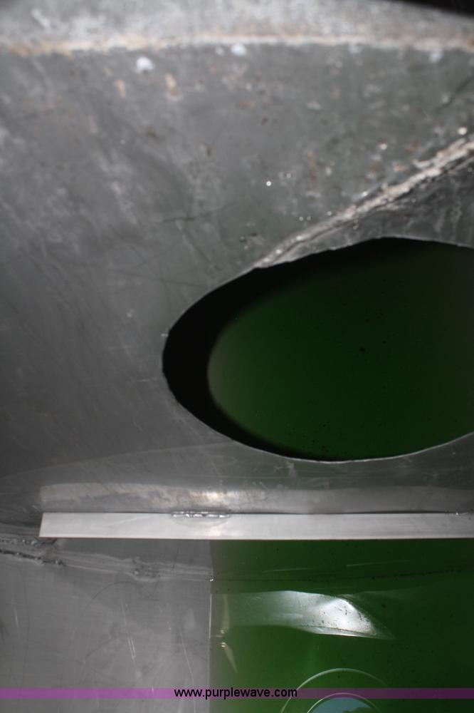 image for item F2995 Certified Equipment Mfg. 1,000 gallon nurse tank