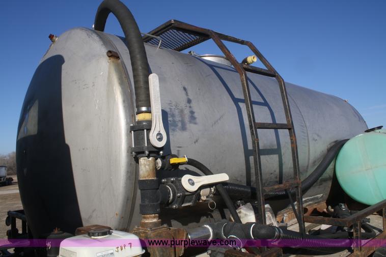 image for item F2996 1982 Ford F700 nurse truck