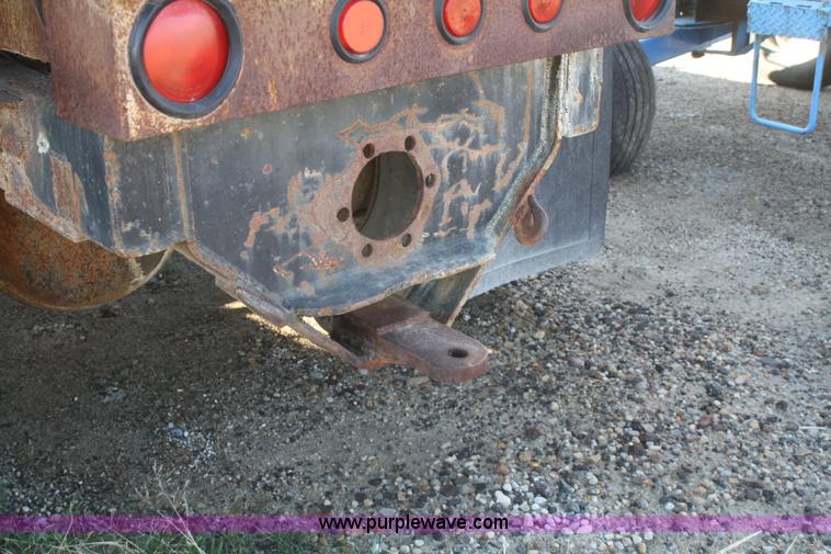 image for item F2996 1982 Ford F700 nurse truck