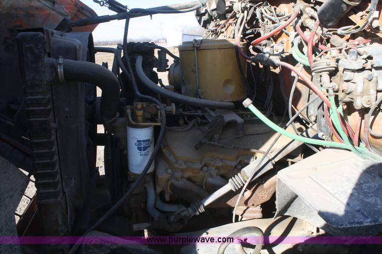 image for item F2996 1982 Ford F700 nurse truck