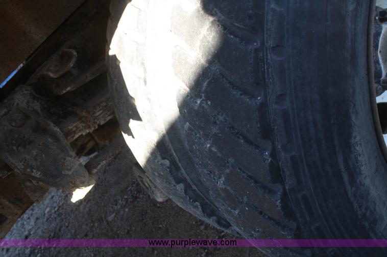 image for item F2996 1982 Ford F700 nurse truck