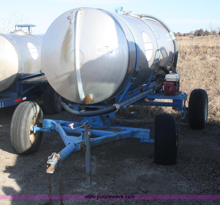 image for item F2997 1,000 gallon stainless steel nurse tank on running gear