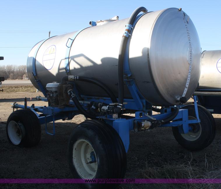 image for item F2997 1,000 gallon stainless steel nurse tank on running gear