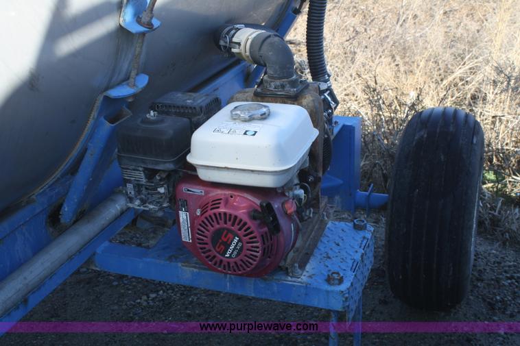 image for item F2997 1,000 gallon stainless steel nurse tank on running gear