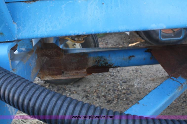 image for item F2997 1,000 gallon stainless steel nurse tank on running gear