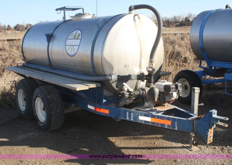 image for item F2999 Certified Equipment Mfg. 1,000 gallon nurse tank