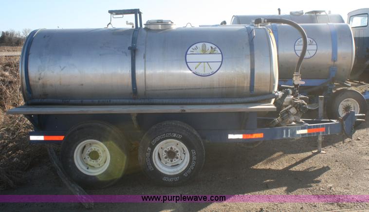 image for item F2999 Certified Equipment Mfg. 1,000 gallon nurse tank