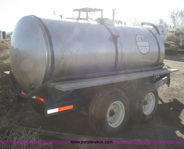 image for item F2999 Certified Equipment Mfg. 1,000 gallon nurse tank