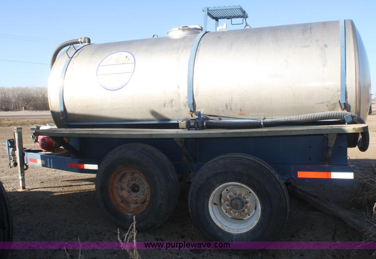 image for item F2999 Certified Equipment Mfg. 1,000 gallon nurse tank