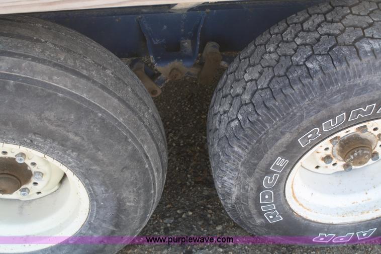 image for item F2999 Certified Equipment Mfg. 1,000 gallon nurse tank