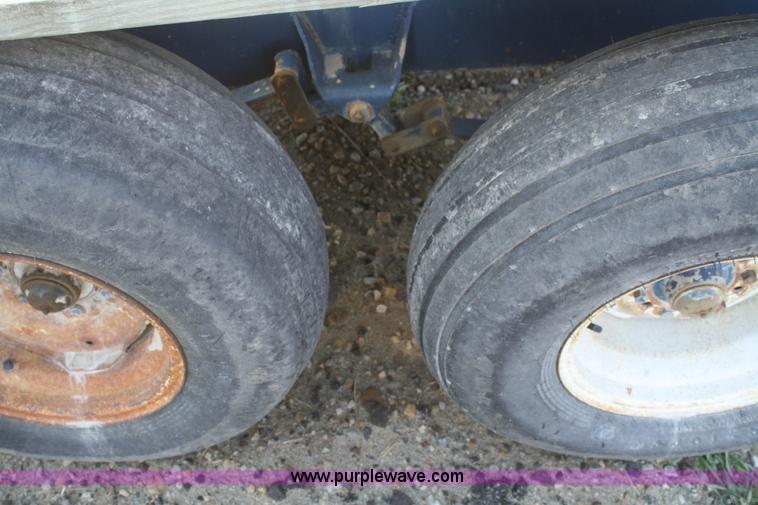 image for item F2999 Certified Equipment Mfg. 1,000 gallon nurse tank