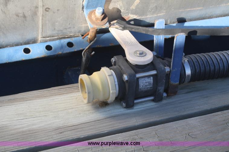 image for item F2999 Certified Equipment Mfg. 1,000 gallon nurse tank