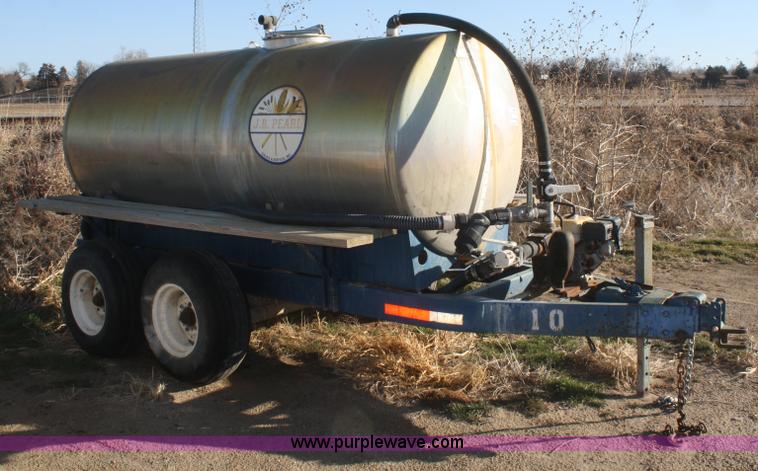 image for item F3000 Certified Equipment Mfg. 1,000 gallon nurse tank