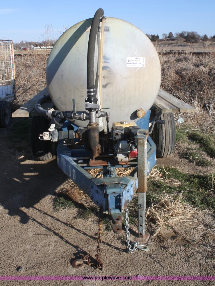 image for item F3000 Certified Equipment Mfg. 1,000 gallon nurse tank