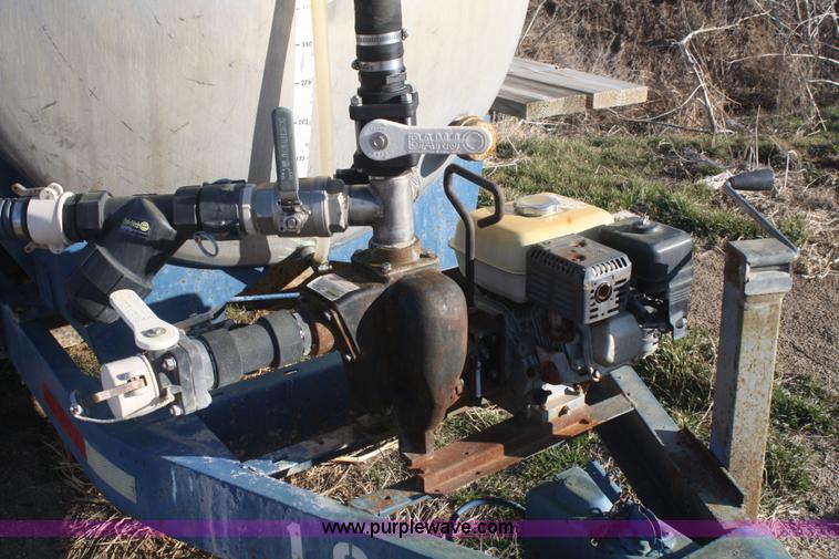 image for item F3000 Certified Equipment Mfg. 1,000 gallon nurse tank