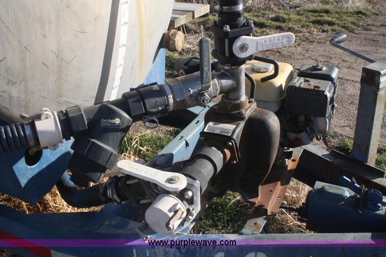 image for item F3000 Certified Equipment Mfg. 1,000 gallon nurse tank