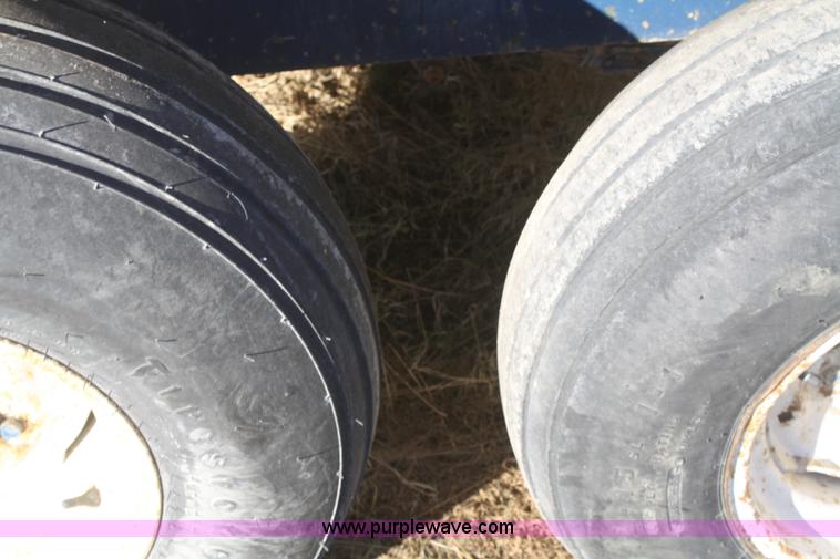 image for item F3000 Certified Equipment Mfg. 1,000 gallon nurse tank