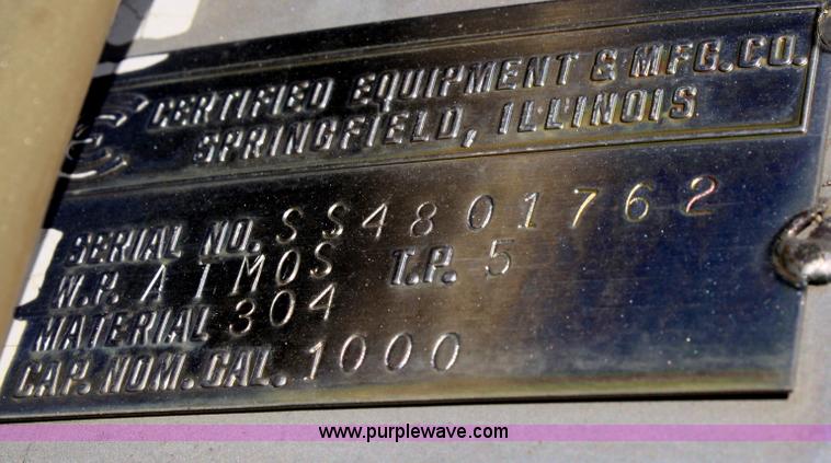 image for item F3000 Certified Equipment Mfg. 1,000 gallon nurse tank