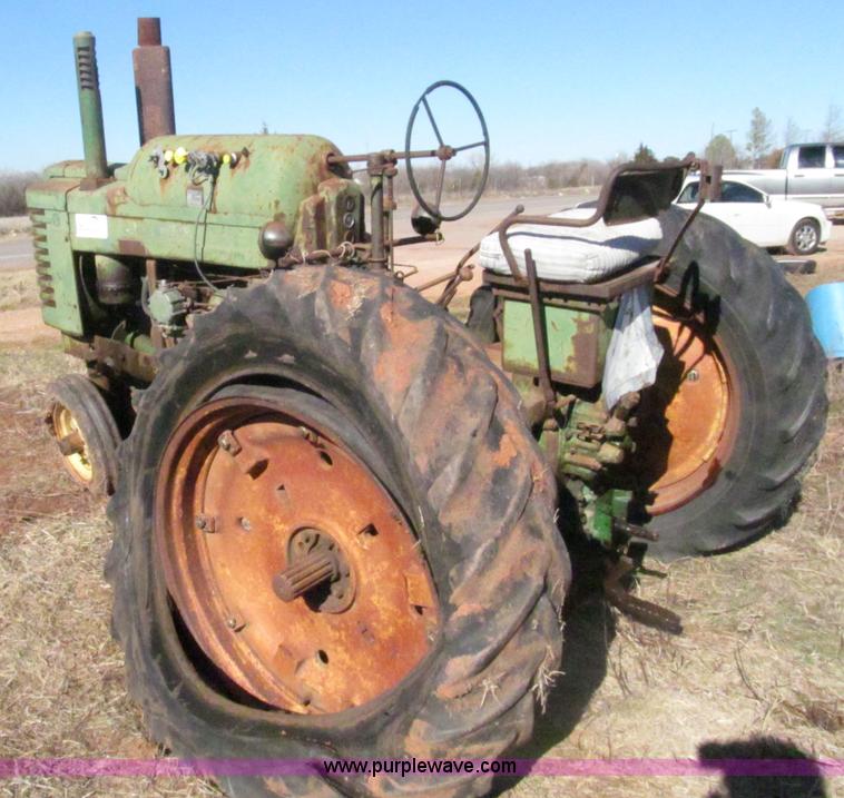 image for item F3099 1952 John Deere G Modified tractor