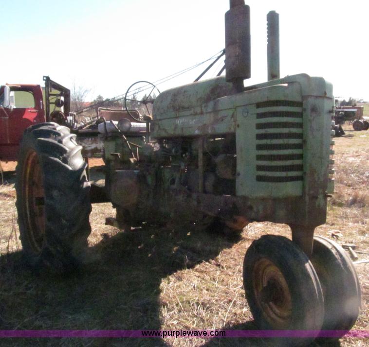 image for item F3099 1952 John Deere G Modified tractor