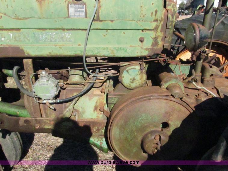 image for item F3099 1952 John Deere G Modified tractor