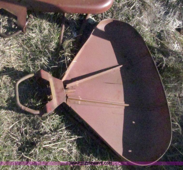 image for item F3101 International clam shell fenders