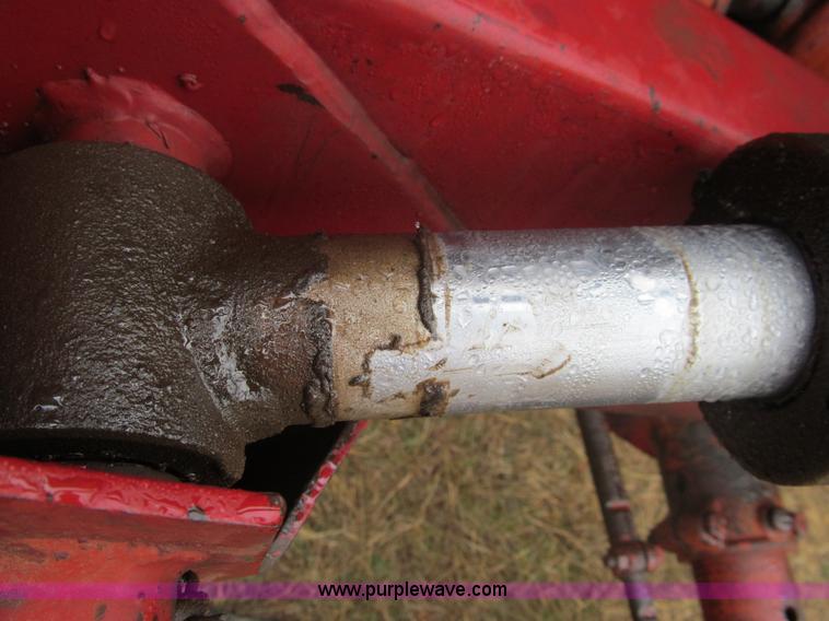 image for item F3114 International 2350 loader