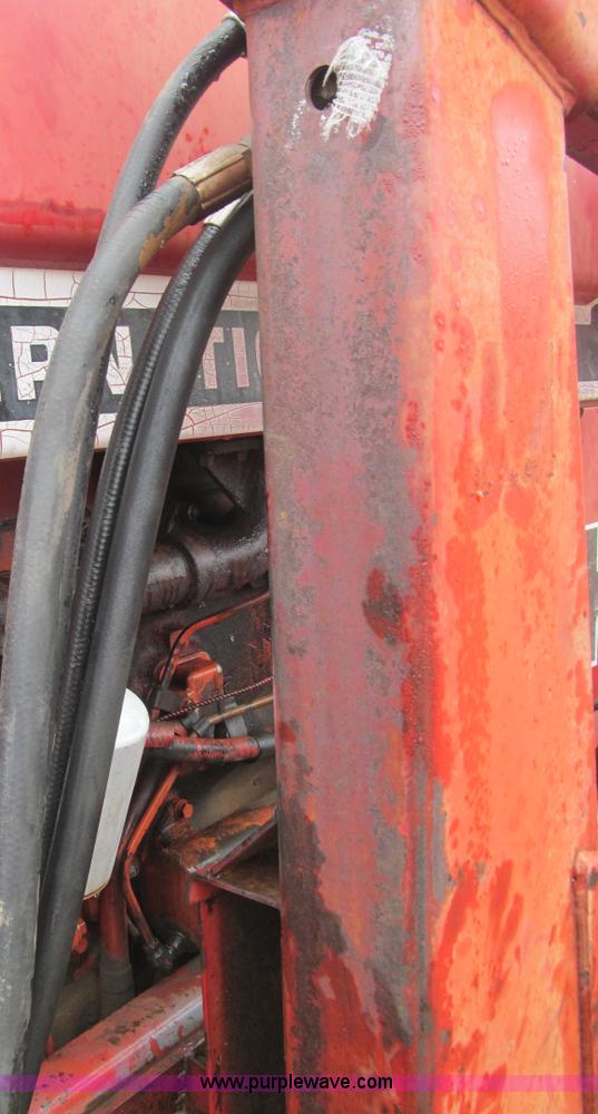 image for item F3114 International 2350 loader