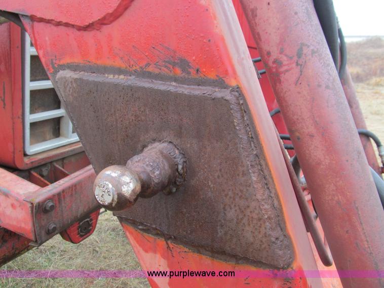 image for item F3114 International 2350 loader