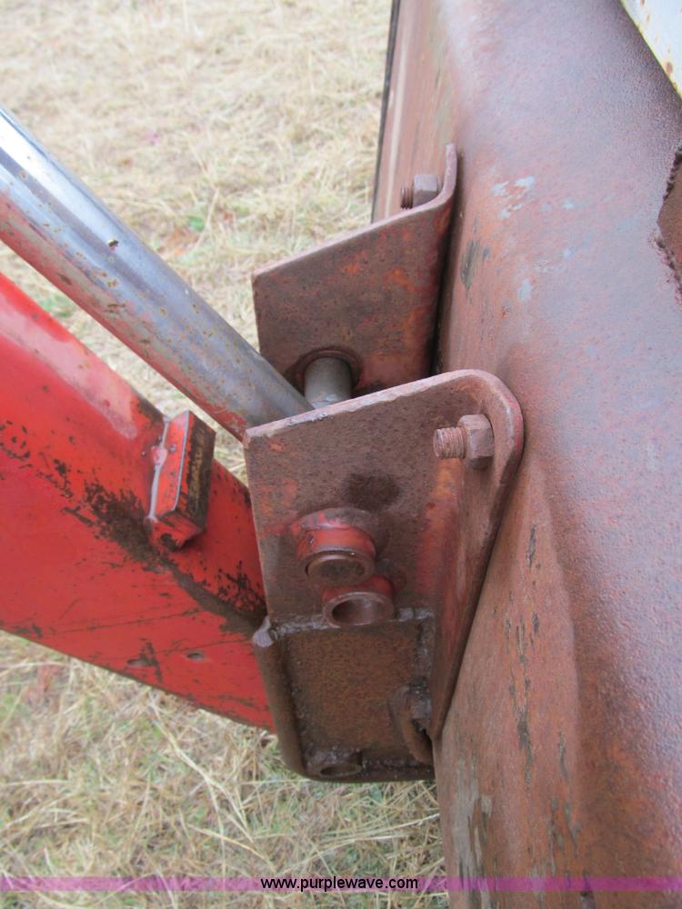 image for item F3114 International 2350 loader