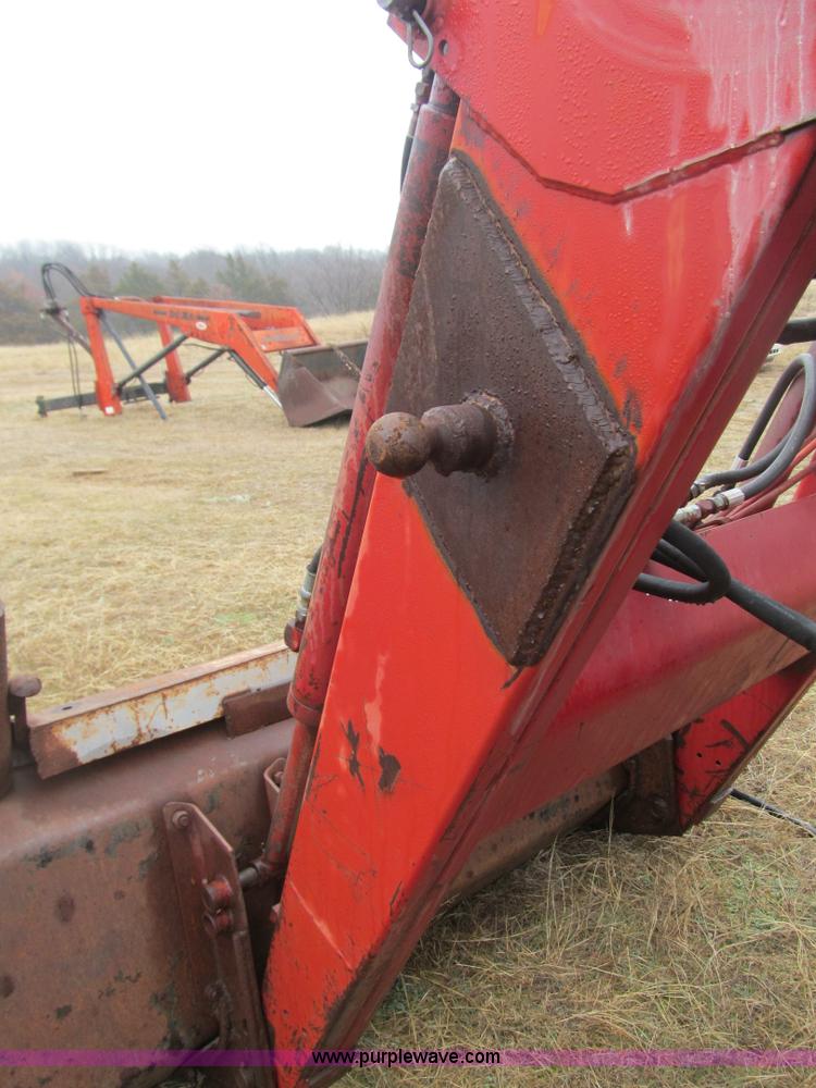 image for item F3114 International 2350 loader