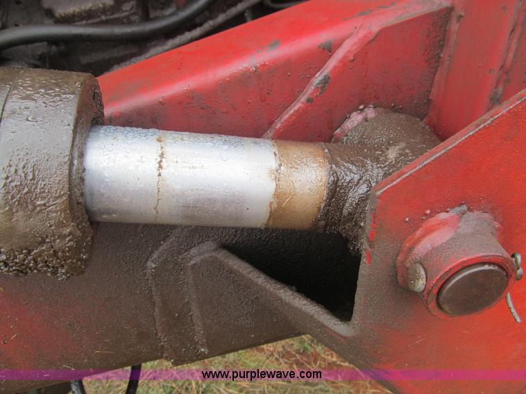 image for item F3114 International 2350 loader