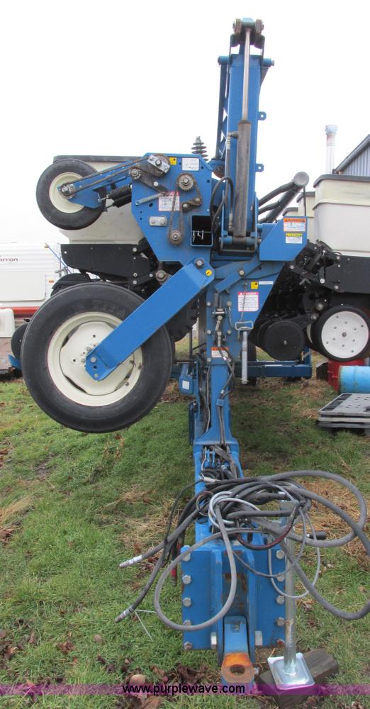 image for item F4270 Kinze 3600 Twin-Line 16/31 row planter