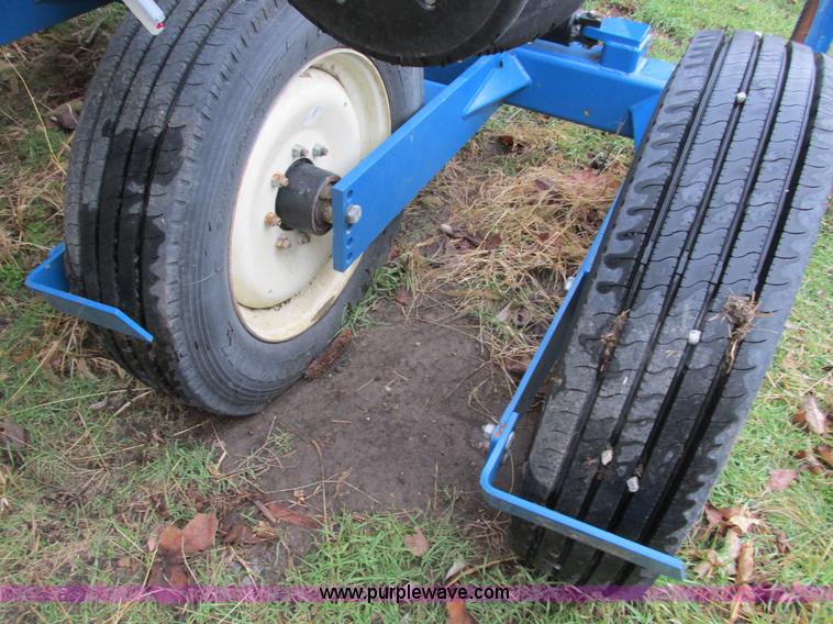 image for item F4270 Kinze 3600 Twin-Line 16/31 row planter