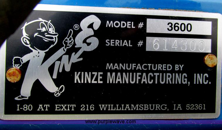 image for item F4270 Kinze 3600 Twin-Line 16/31 row planter