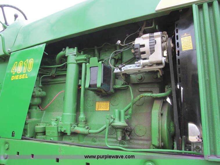 image for item F4694 1962 John Deere 4010 tractor