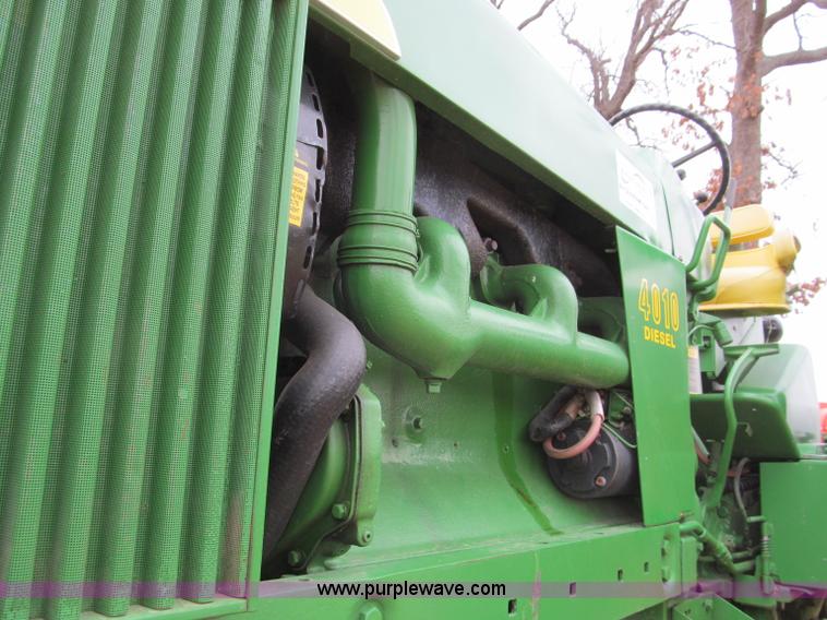 image for item F4694 1962 John Deere 4010 tractor
