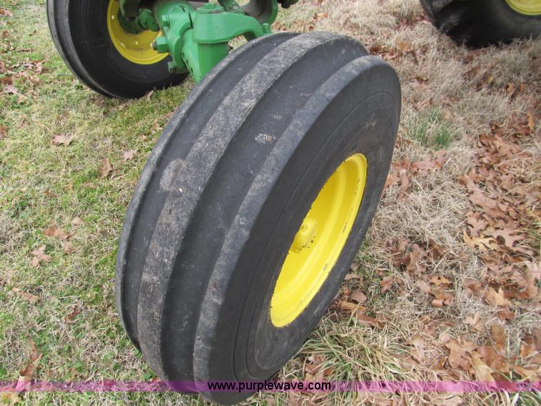 image for item F4694 1962 John Deere 4010 tractor