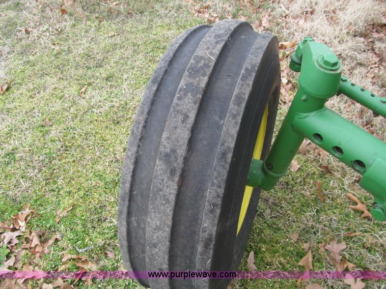 image for item F4694 1962 John Deere 4010 tractor