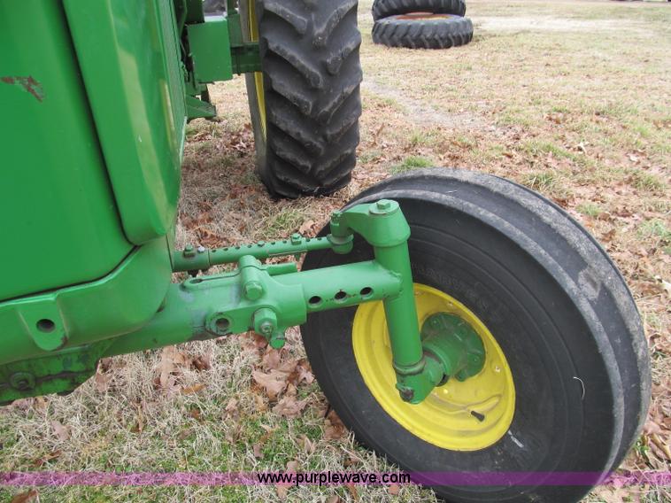 image for item F4694 1962 John Deere 4010 tractor