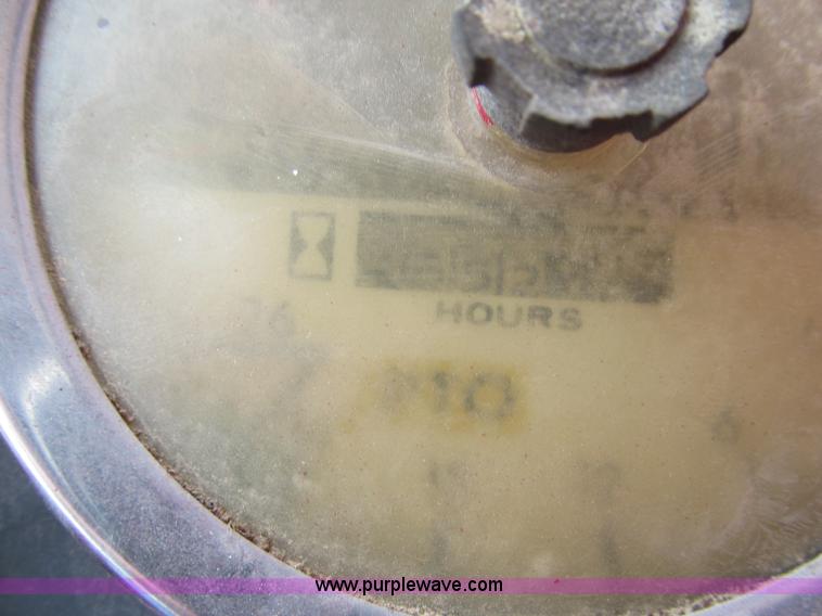 image for item F4695 1975 International 1066 tractor