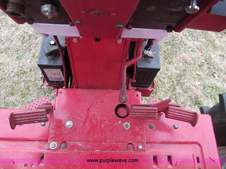 image for item F4695 1975 International 1066 tractor