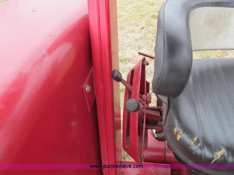 image for item F4695 1975 International 1066 tractor