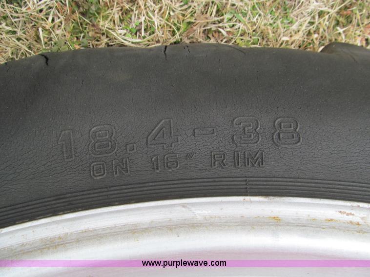 image for item F4695 1975 International 1066 tractor