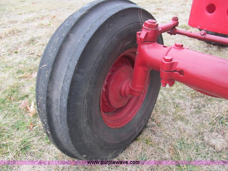 image for item F4695 1975 International 1066 tractor