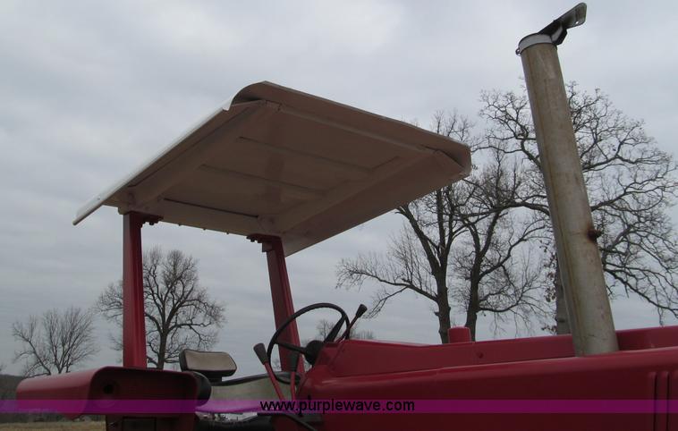 image for item F4695 1975 International 1066 tractor