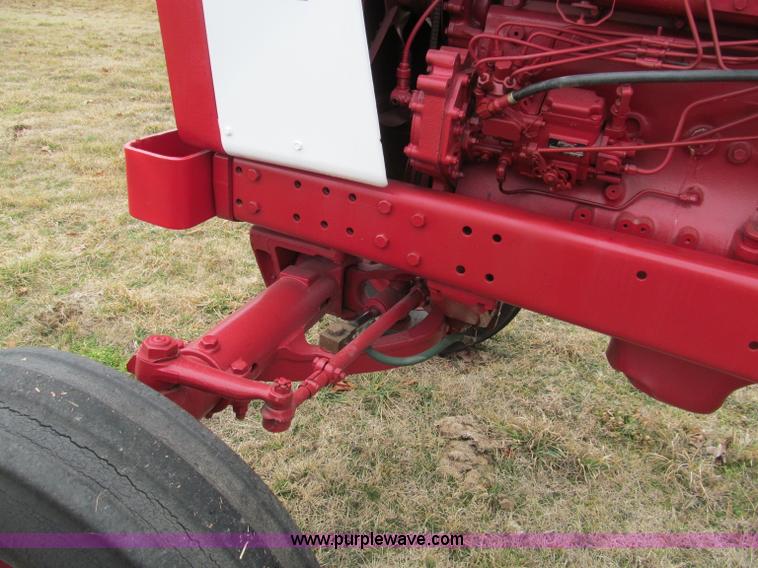 image for item F4695 1975 International 1066 tractor