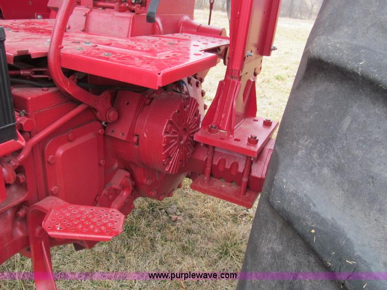image for item F4695 1975 International 1066 tractor